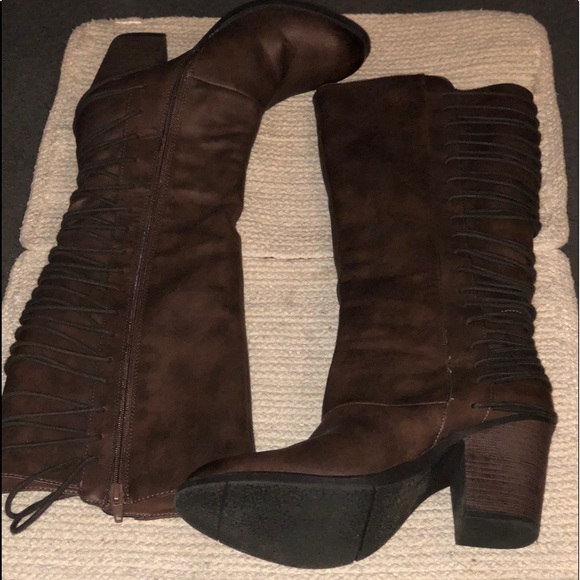 Brown Heeled Boots 👢 9.5 - Picture 3 of 3